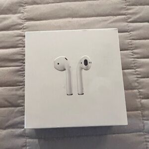 Apple AirPods with Charging Case in White